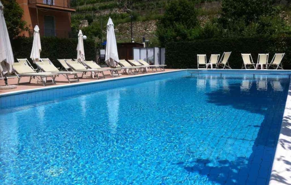 Residence Holidays a Pietra Ligure