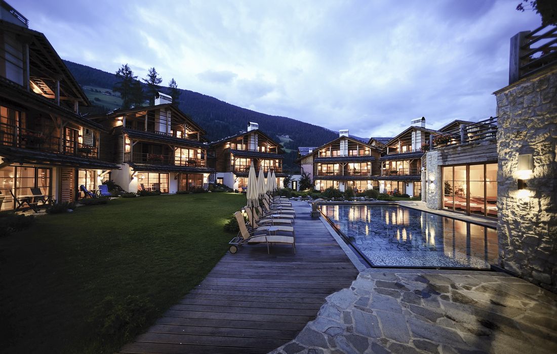 Post Alpina - Family Mountain Chalets a San Candido