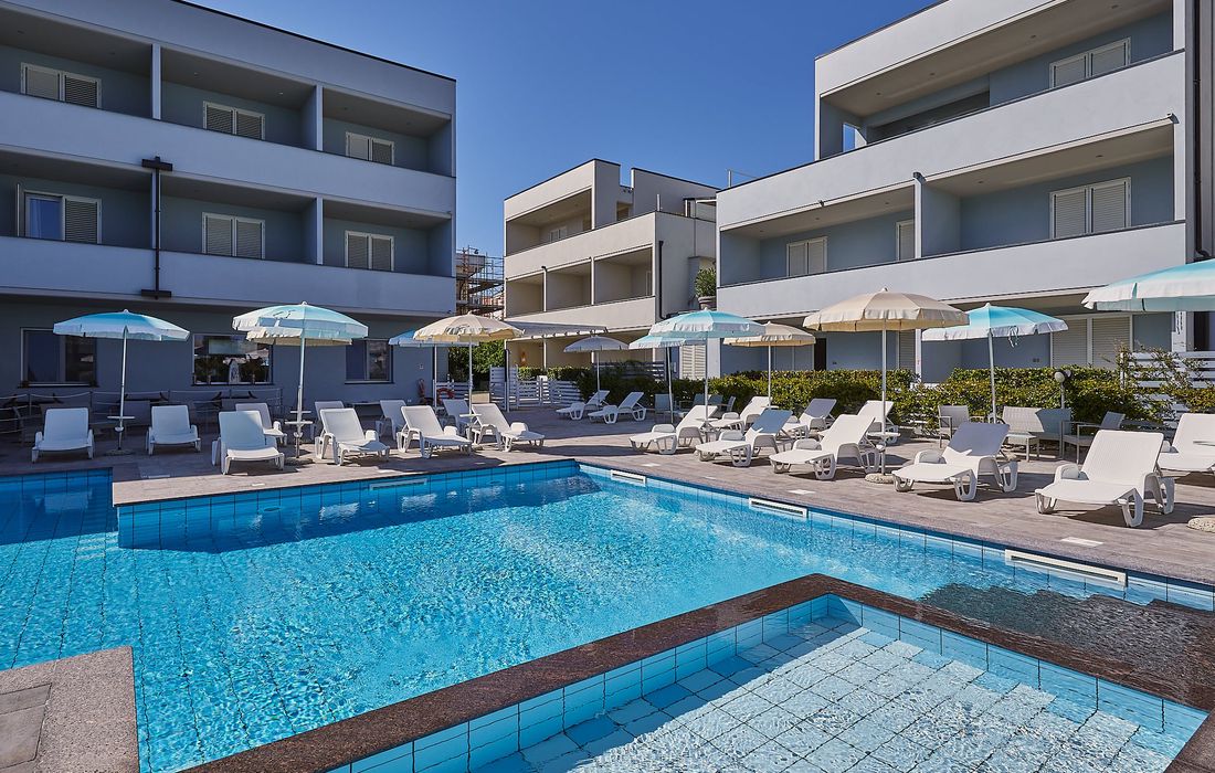 Golden Hotel & Apartments a Cecina