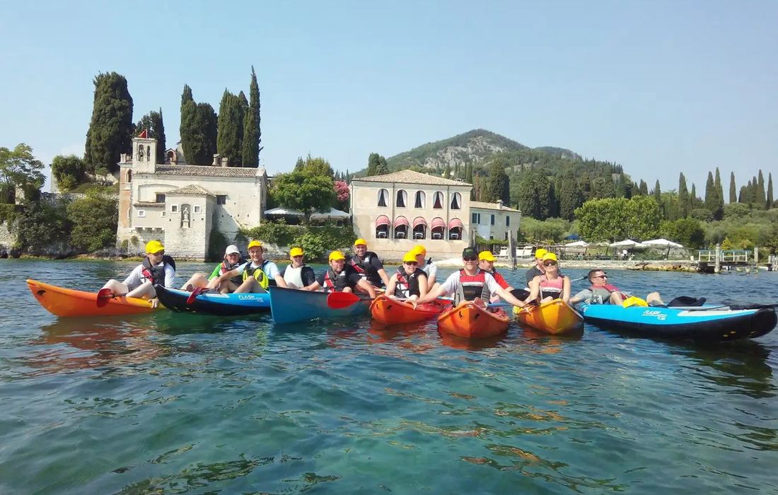 Escursione in canoa a Punta San Vigilio sul Lago di Garda   a Garda