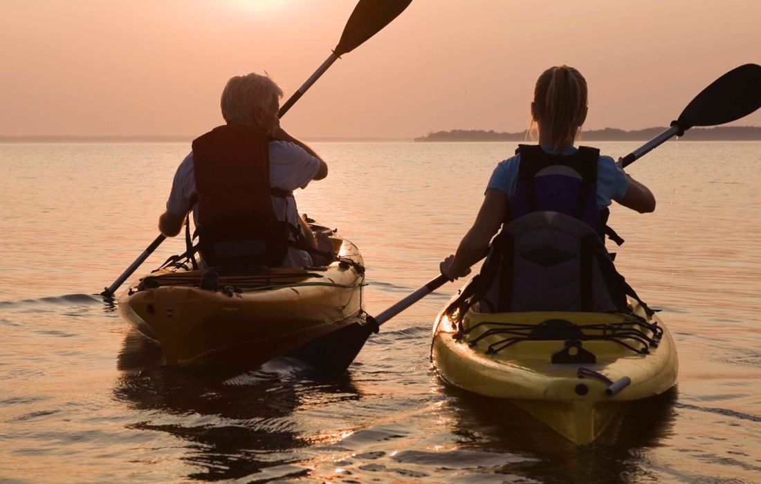 Tour in Kayak nel Golfo di Napoli al tramonto a Napoli