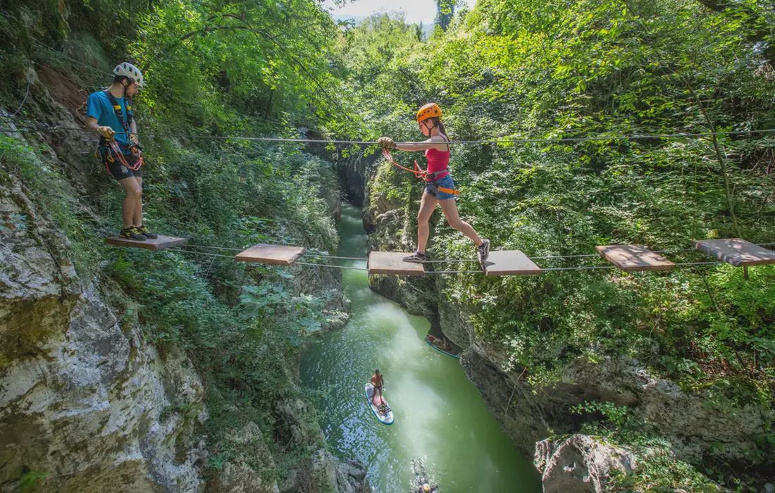 Parco avventura e zipline nel canyon a Bagni di Lucca