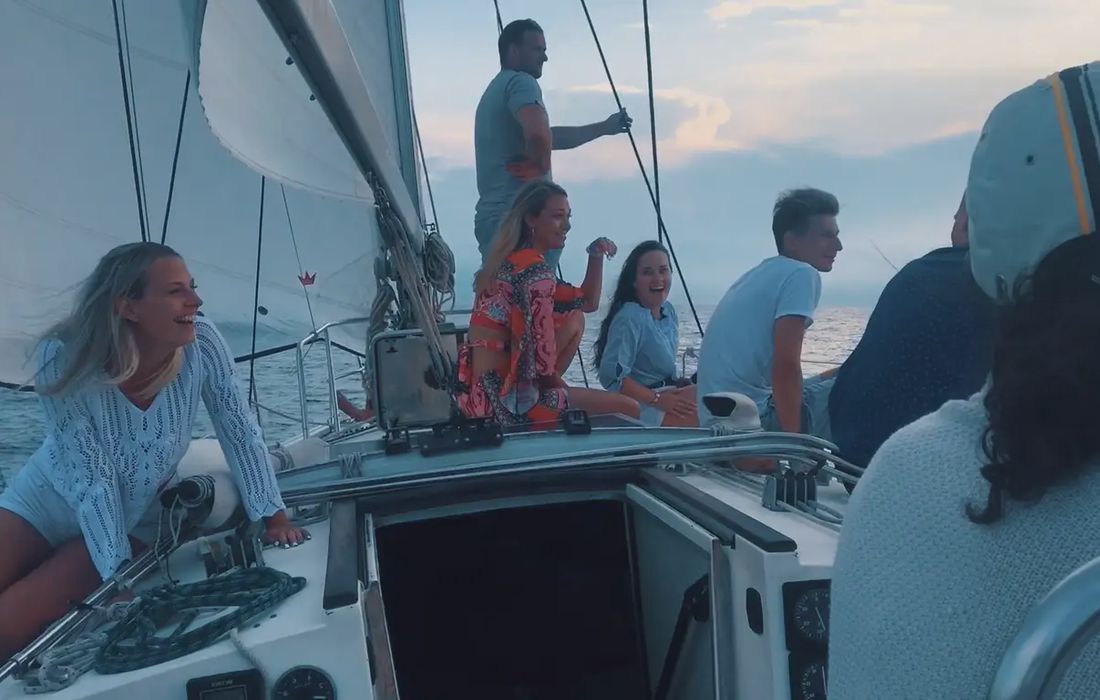 Whale watching e lezione di vela nel Santuario dei Cetacei a Imperia