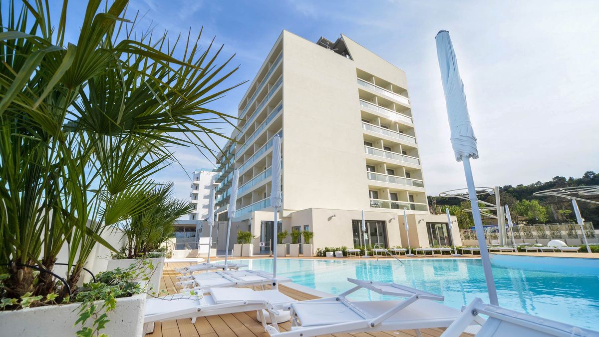   - Nautilus Family Hotel a Pesaro