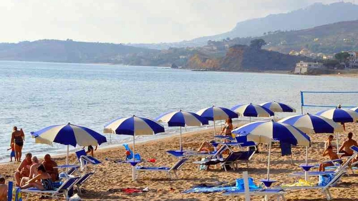   - MAKAUDA BEACH RESIDENCE  a SCIACCA