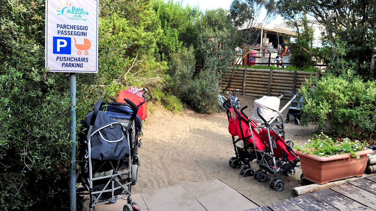  Parcheggio passeggino spiaggia - Camping Village Baia Azzurra  a  Castiglione della Pescaia 