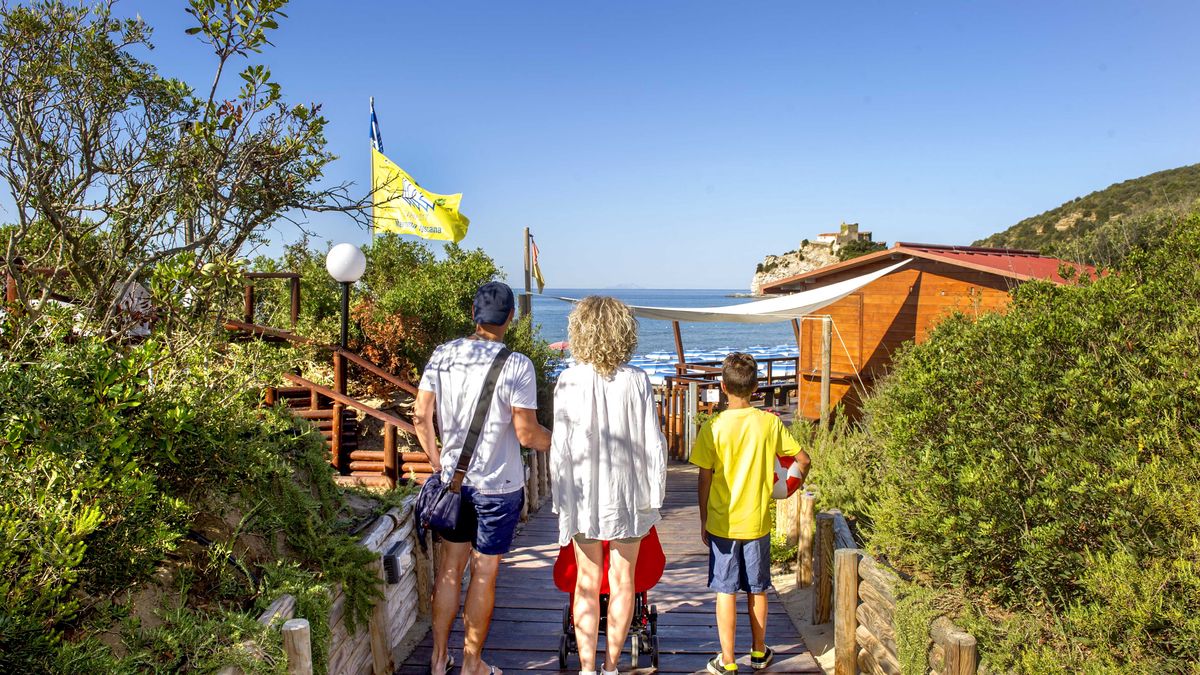  Vialetto per la spiaggia - Camping Village Baia Azzurra  a  Castiglione della Pescaia 