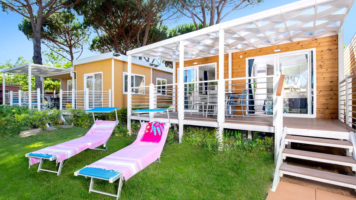  Bungalow Charme - Camping Village Baia Azzurra  a  Castiglione della Pescaia 