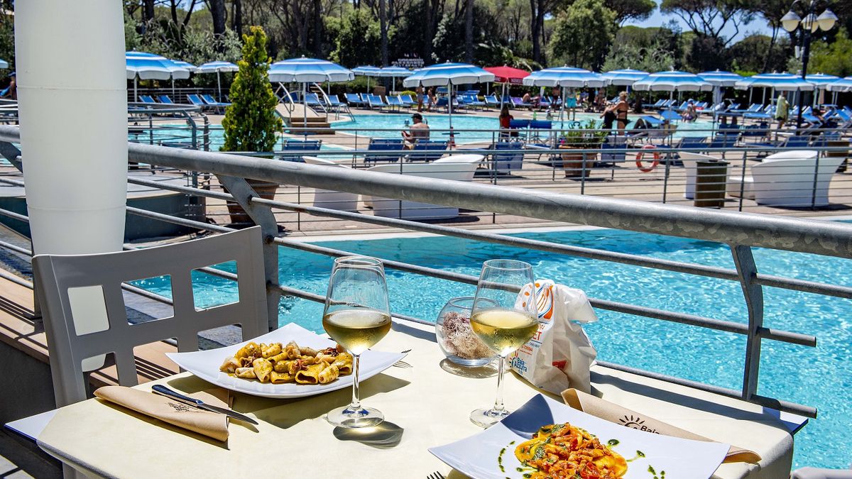  Ristorante vista piscina - Camping Village Baia Azzurra  a  Castiglione della Pescaia 