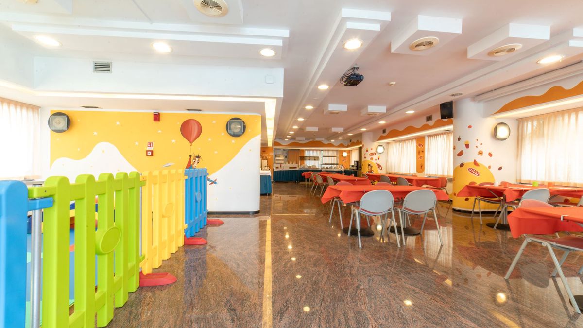  8 - Ferretti Family Hotel Madison  a Cattolica