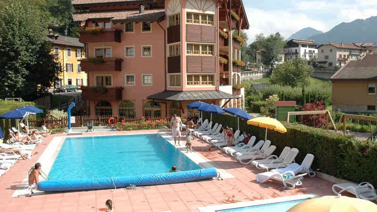  - Hotel Adriana a Ledro