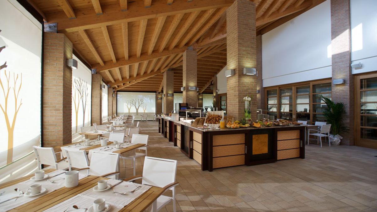  Sala colazioni panoramica in stile buffet - Green village resort a Lignano Sabbiadoro