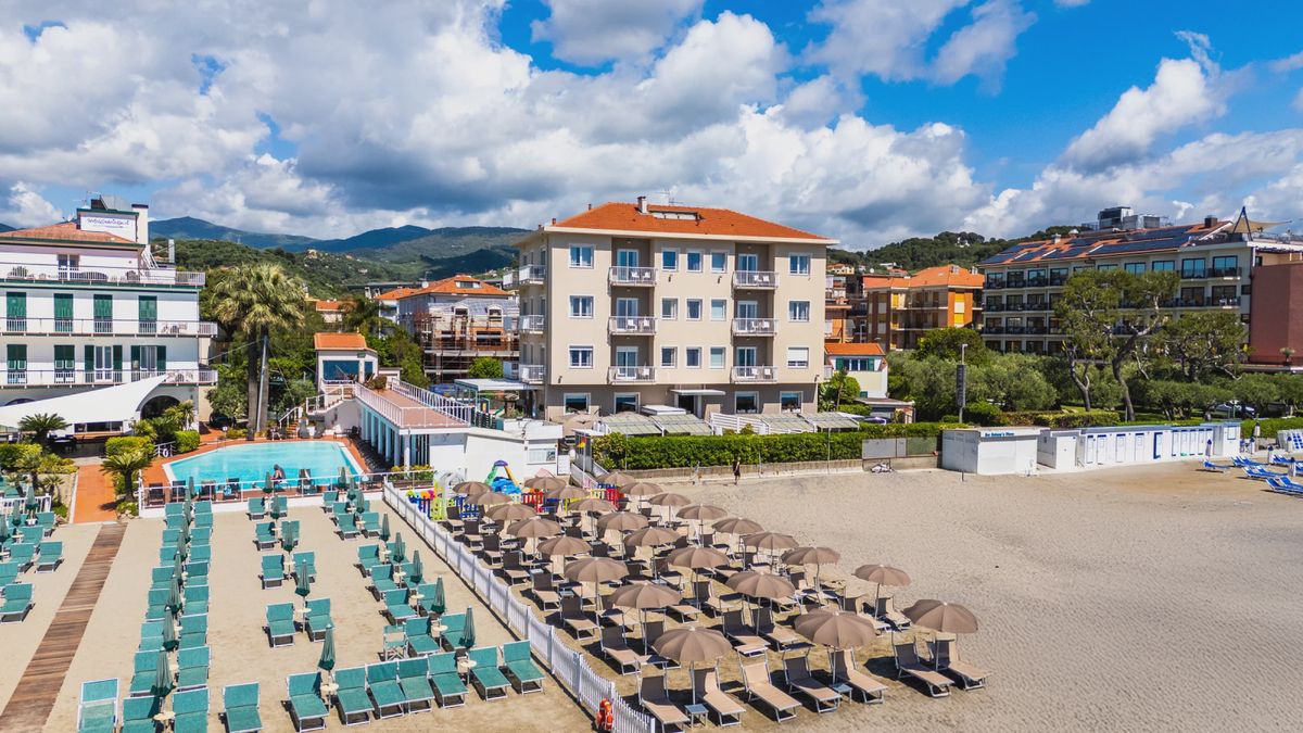   - Family Hotel La baia a Diano Marina