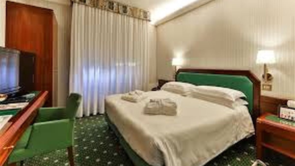   - Hotel Astoria  a Milano