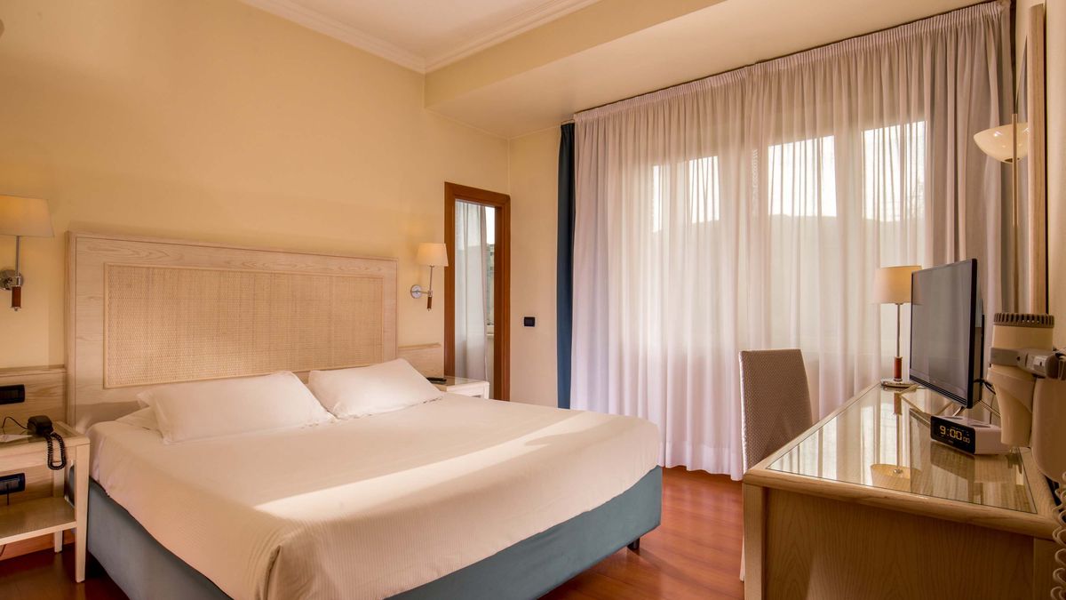   - BEST WESTERN Globus Hotel a Roma