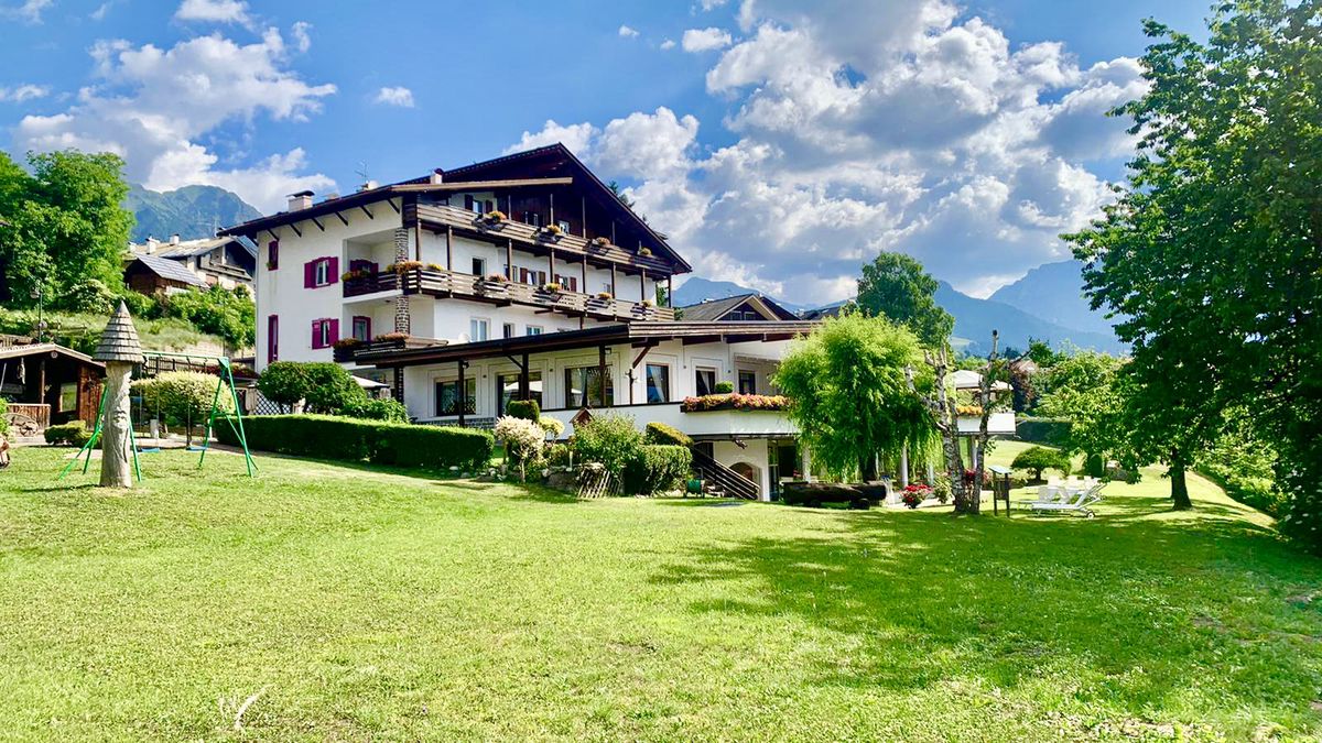  Hotel e giardino - Hotel Latemar a Castello Molina Di Fiemme