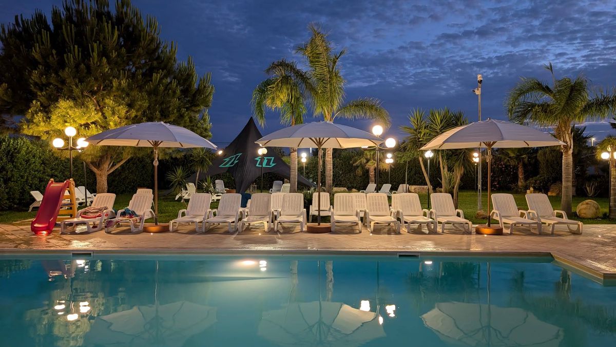  Piscina la sera - Lilybeo Village Camping- Residence a Marsala