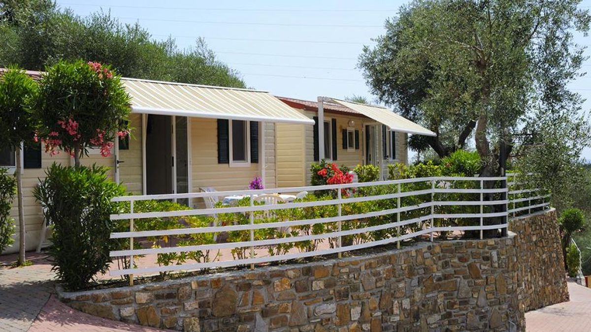   - Camping Edy a  DIANO MARINA