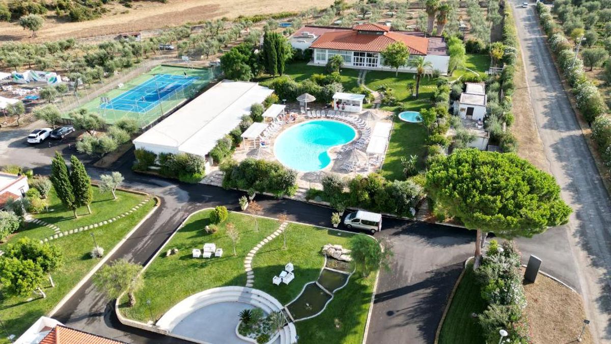   - Le Ginestre Family Wellness Hotel a Vieste