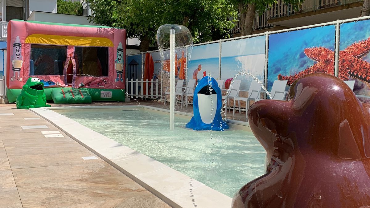   - Color Metropolitan Family hotel a Valverde di Cesenatico