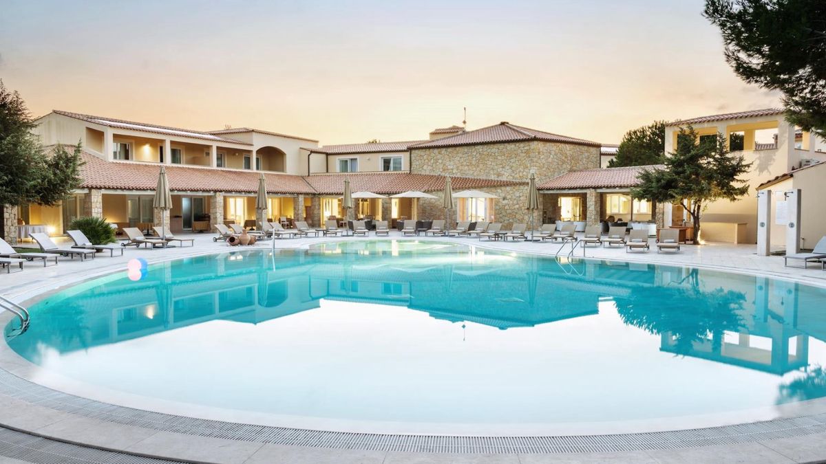   - Is Arenas Resort a Narbolia