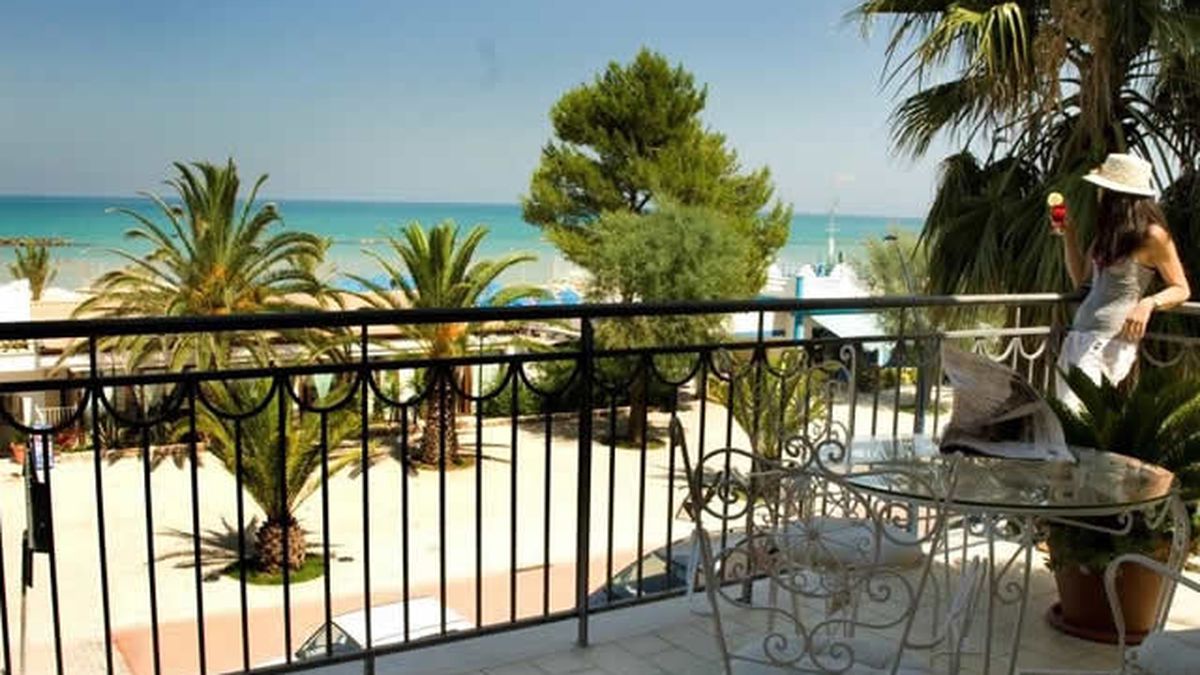   - Hotel Dino a san benedetto del tronto
