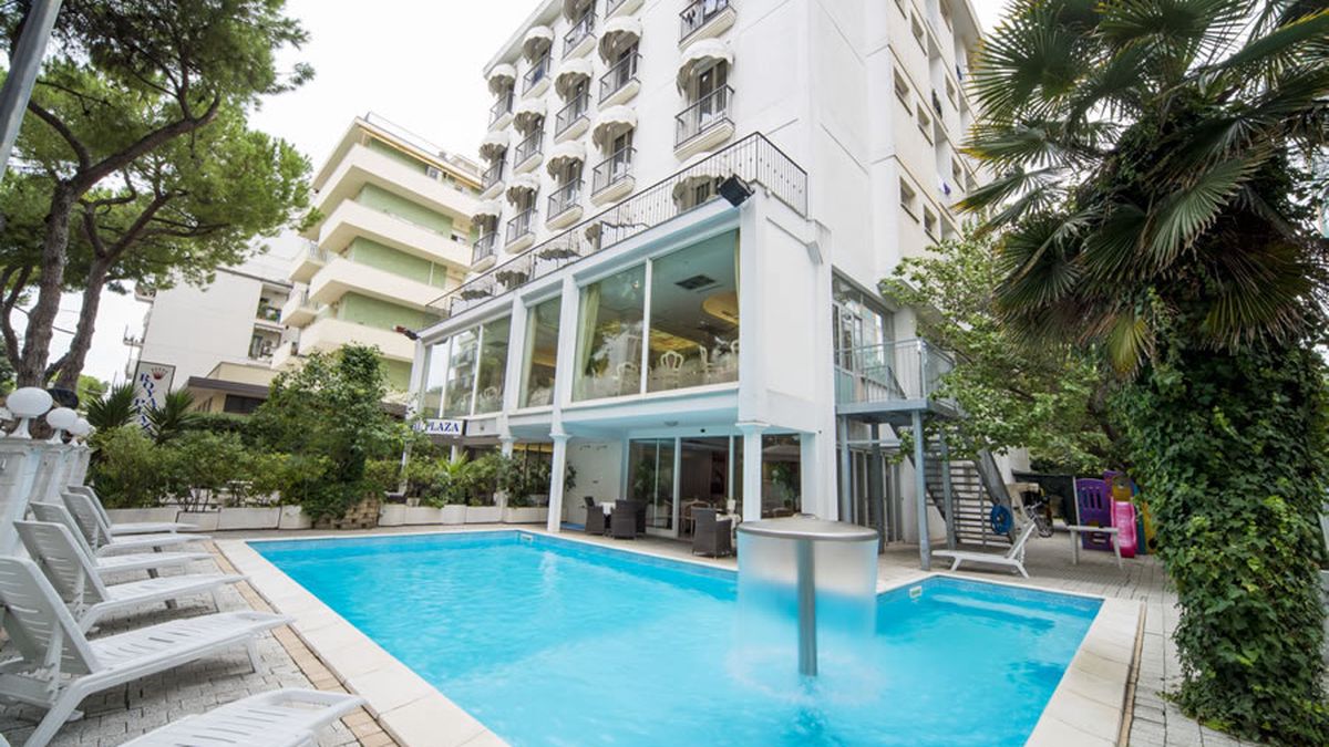  hotel con piscina a rimini - Royal Plaza a Rimini