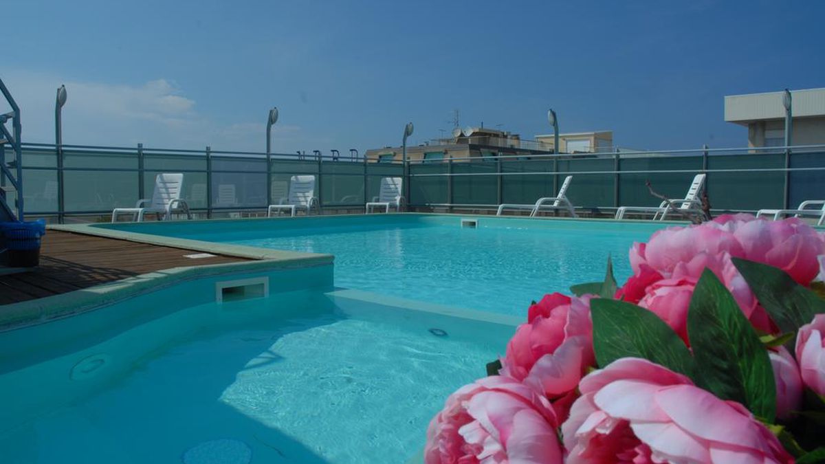  Piscina - Residence Club House a Cattolica