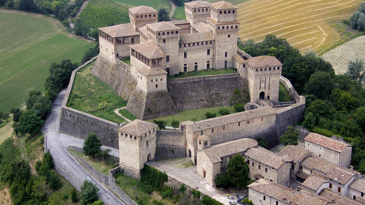   - Castello di Torrechiara a Langhirano