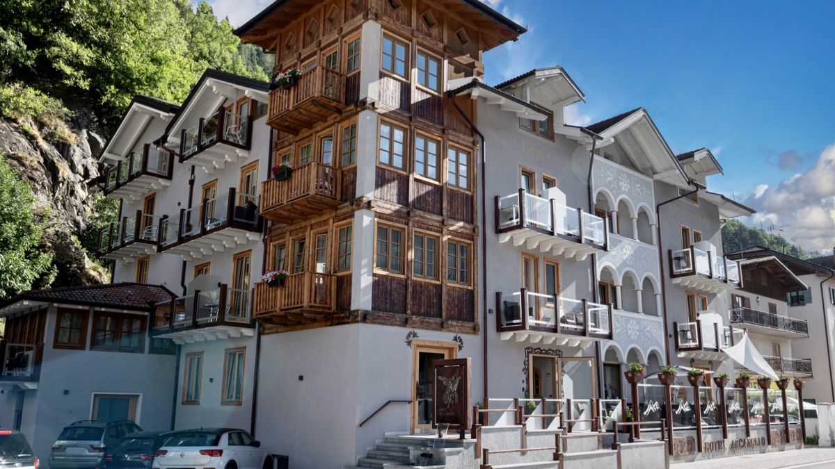   - Hotel Arcangelo a Pellizzano