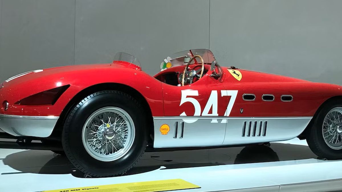   - Museo Enzo Ferrari a Modena