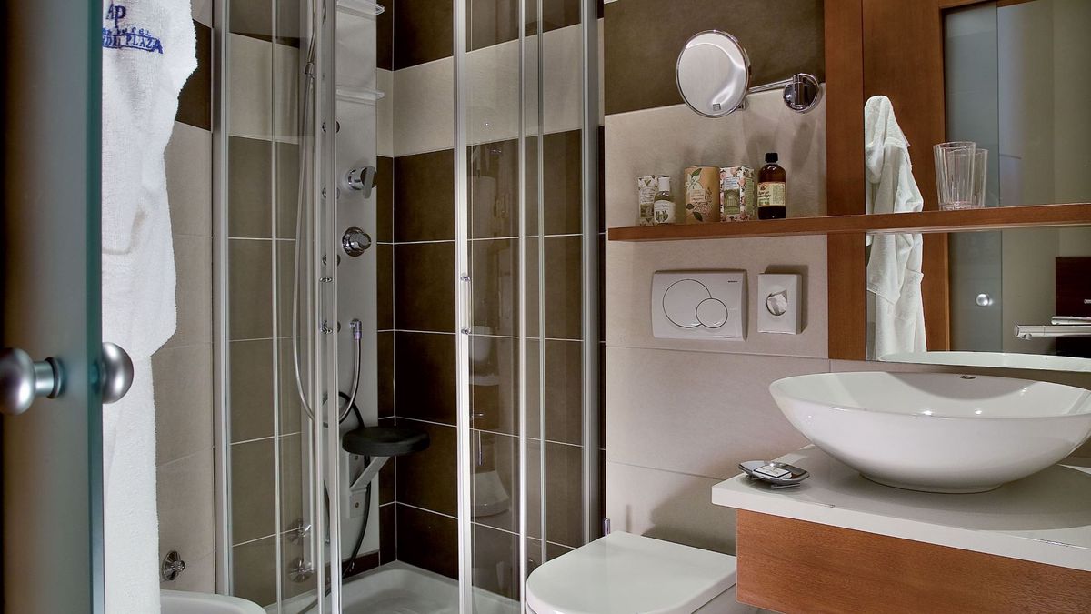   - Color Alexandra Plaza a Riccione