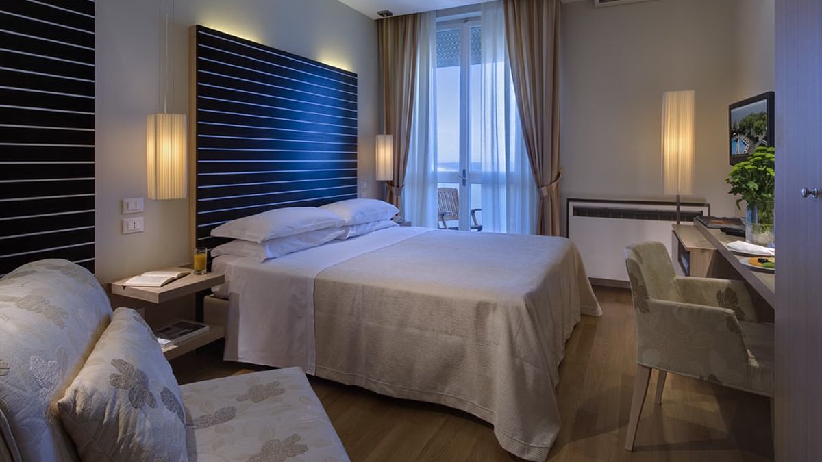   - Color Alexandra Plaza a Riccione