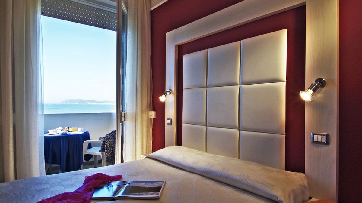   - Color Alexandra Plaza a Riccione