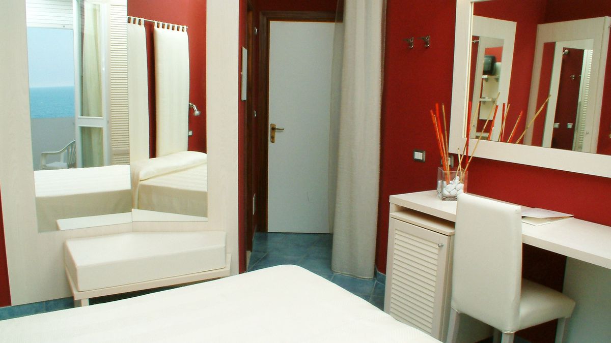   - Color Alexandra Plaza a Riccione