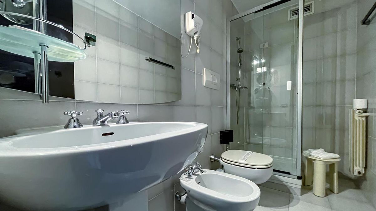   - Hotel Britannia by Ostello Bello a Genova