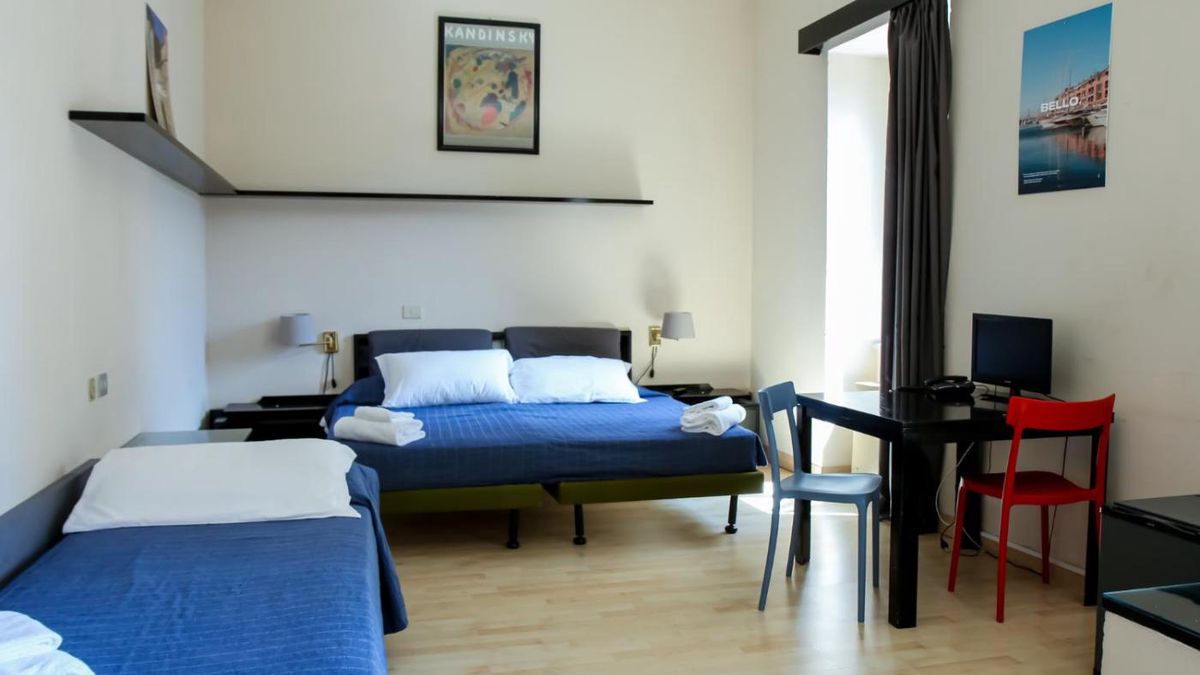   - Hotel Britannia by Ostello Bello a Genova