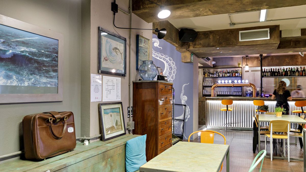   - Hotel Britannia by Ostello Bello a Genova