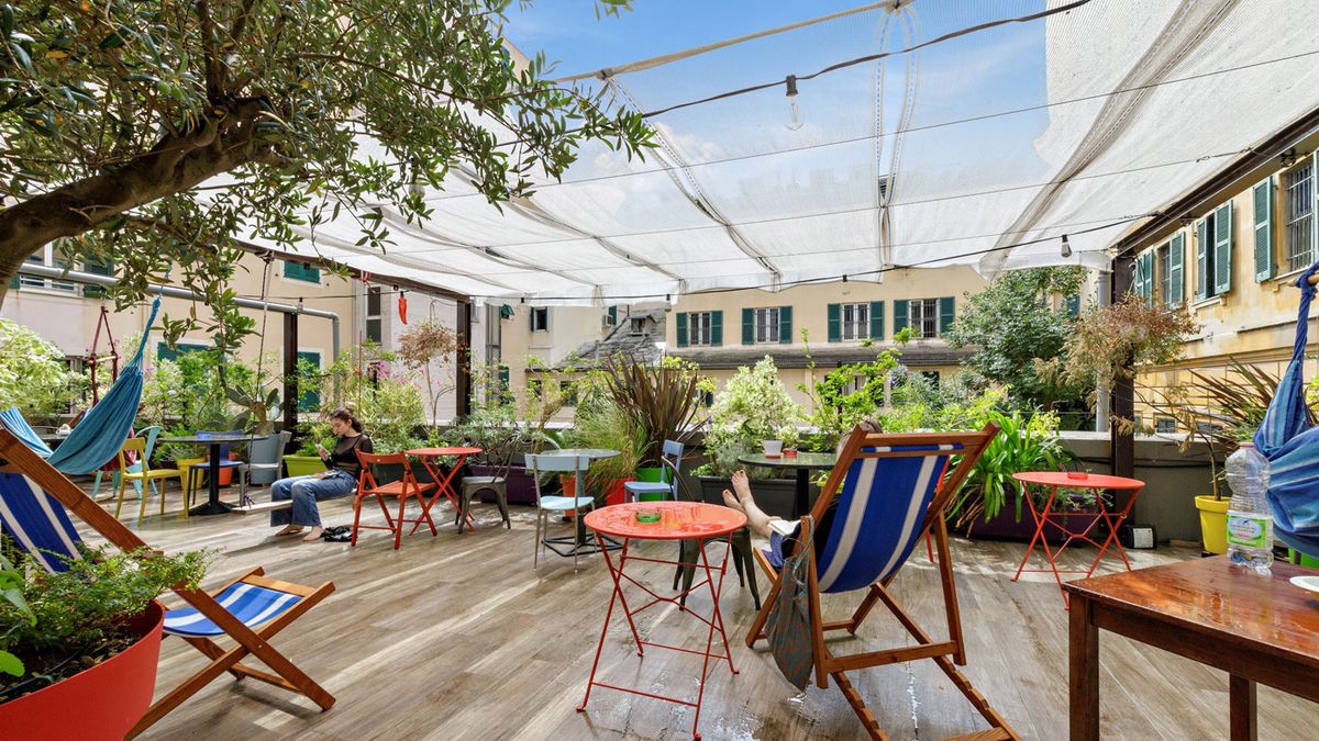   - Hotel Britannia by Ostello Bello a Genova