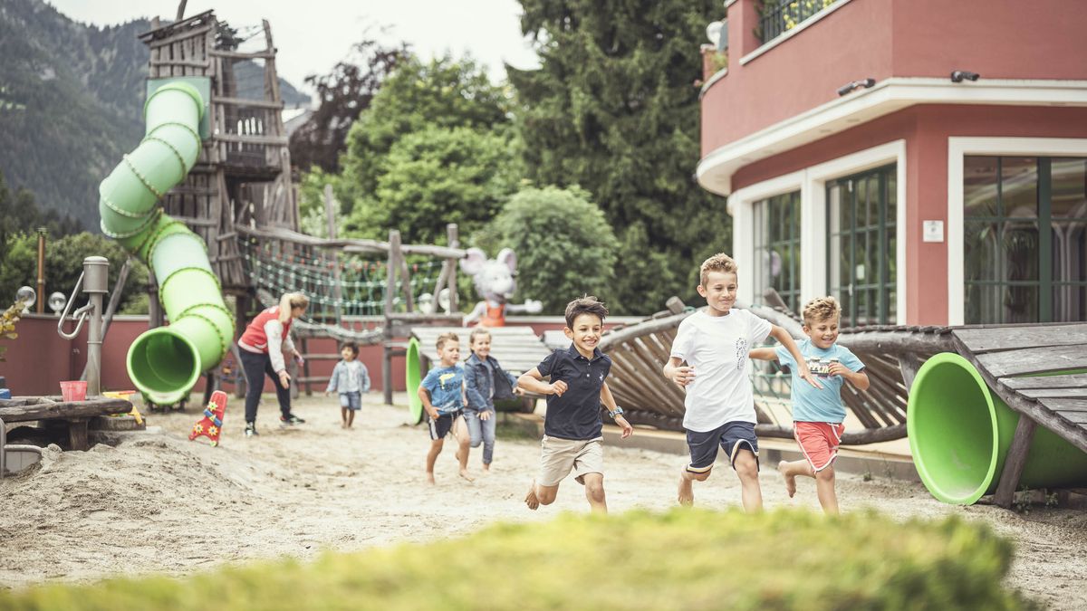  hotel-giardino-giochi - Cavallino Bianco Family Spa Grand Hotel a Ortisei