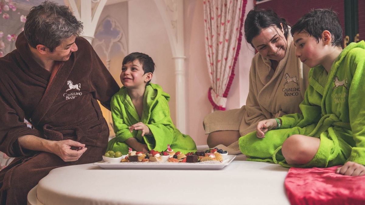  hotel-famiglia-massaggi - Cavallino Bianco Family Spa Grand Hotel a Ortisei