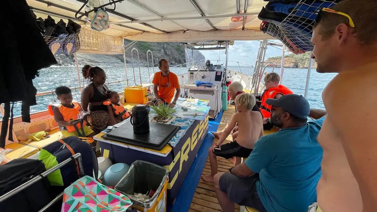   - Escursione in barca alla grotta azzurra dell