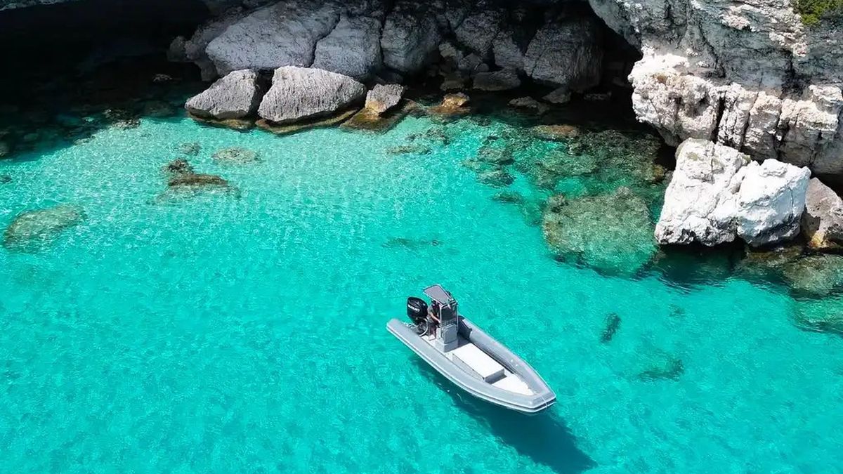   - Tour in gommone dalla Sardegna alla Corsica a La Maddalena 