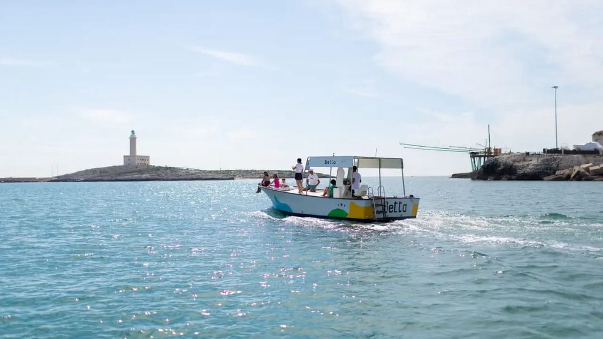   - Escursione in barca lungo la costa del Gargano a Vieste 