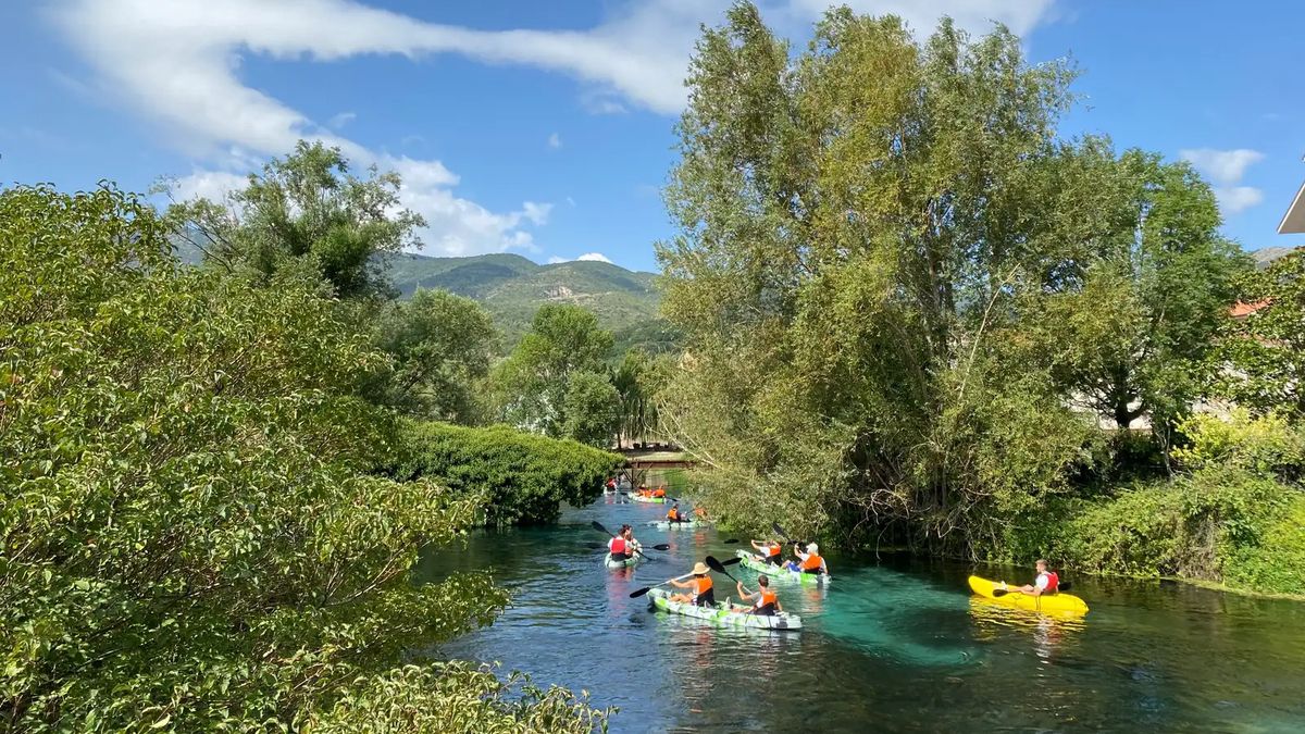   - Tour in canoa e mini trekking alle sorgenti del Pescara  a Popoli