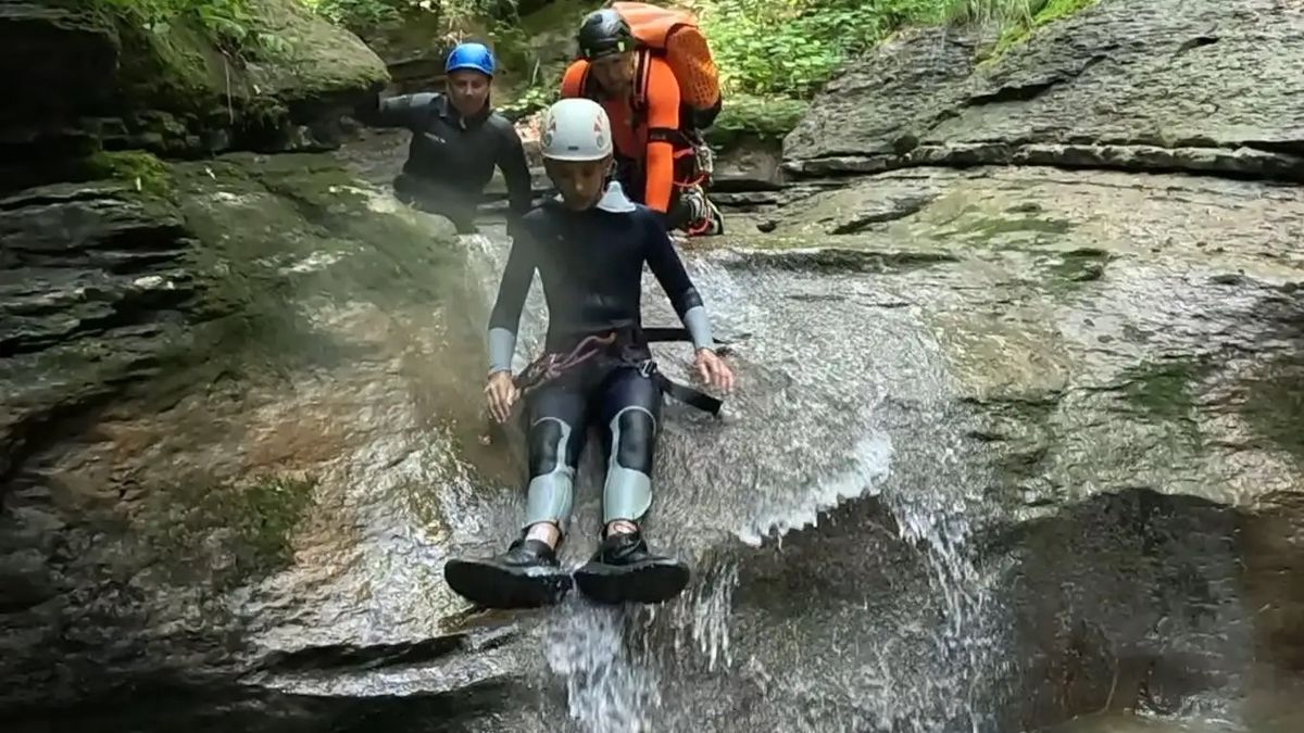  - Canyoning family in Val Maggiore sulle Prealpi Bellunesi a Ponte nelle Alpi