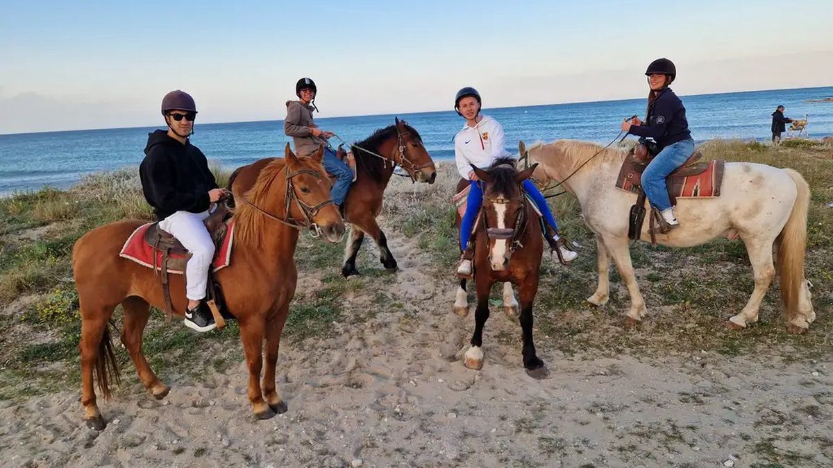   - passeggiata a cavallo nella riserva naturale di cesine a San Cataldo 