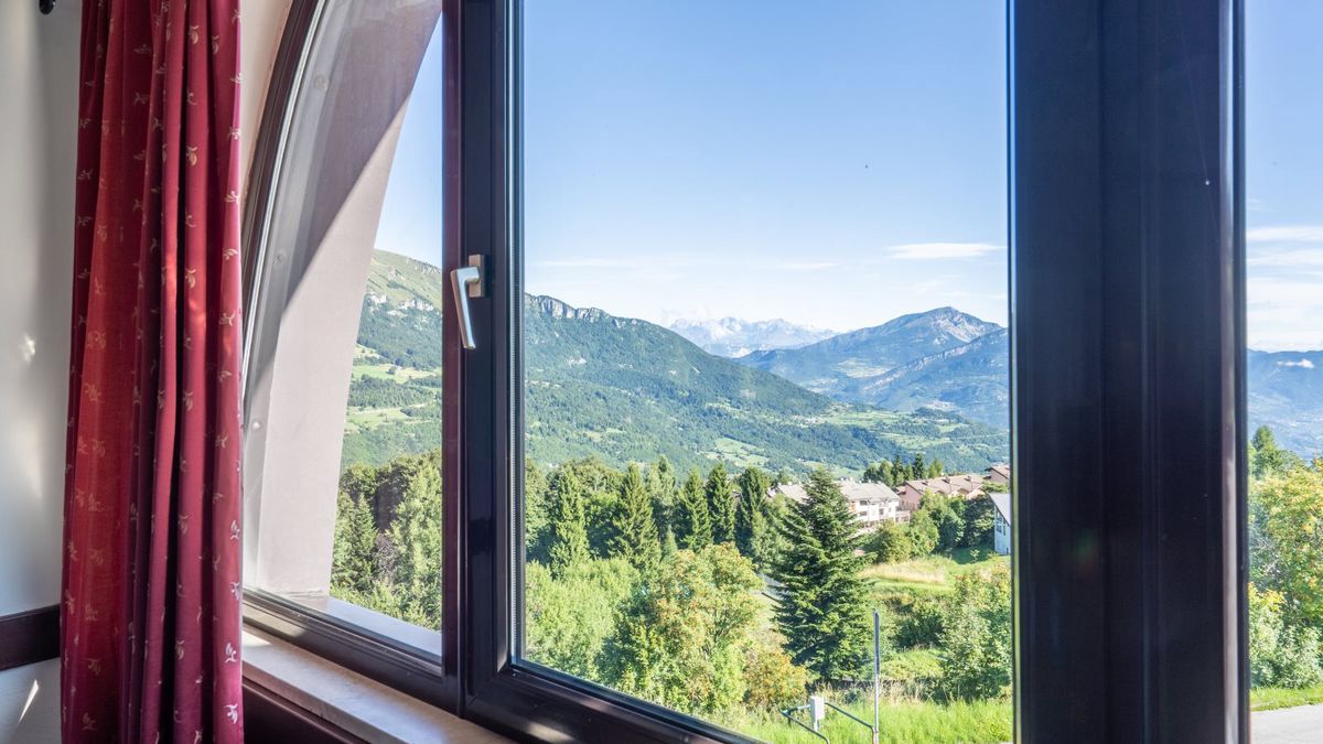  Vista sulle Dolomiti di Brenta - Family Hotel Polsa a Polsa di Brentonico