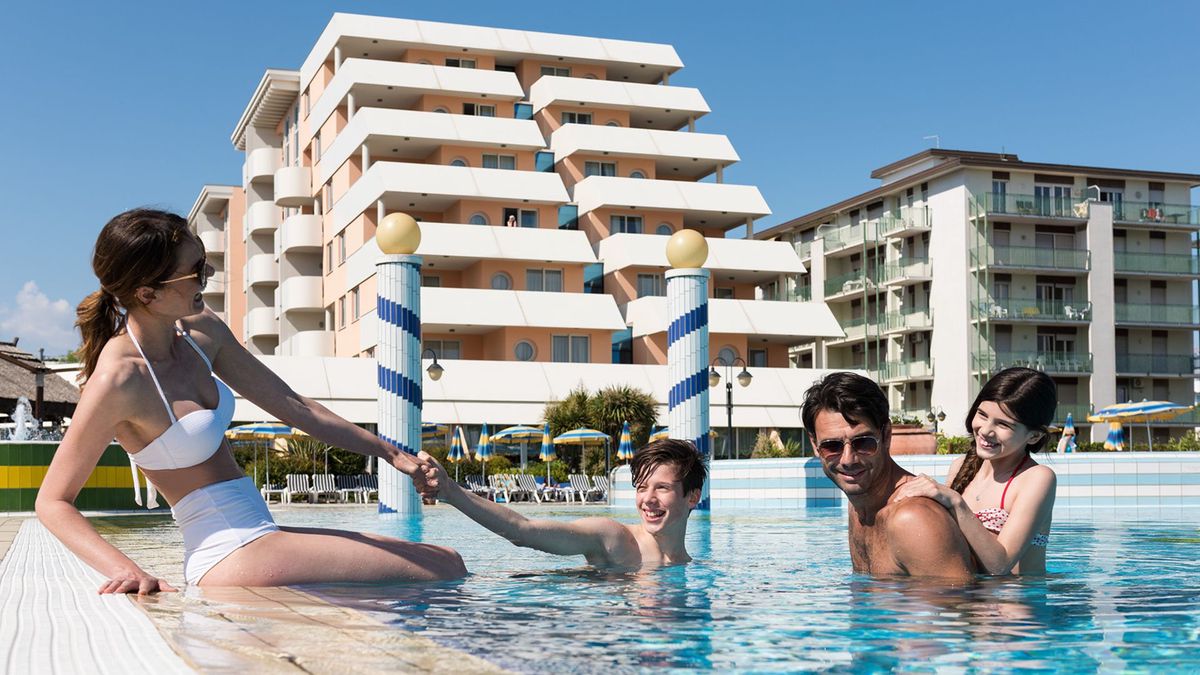   - Aparthotel Holiday a Bibione