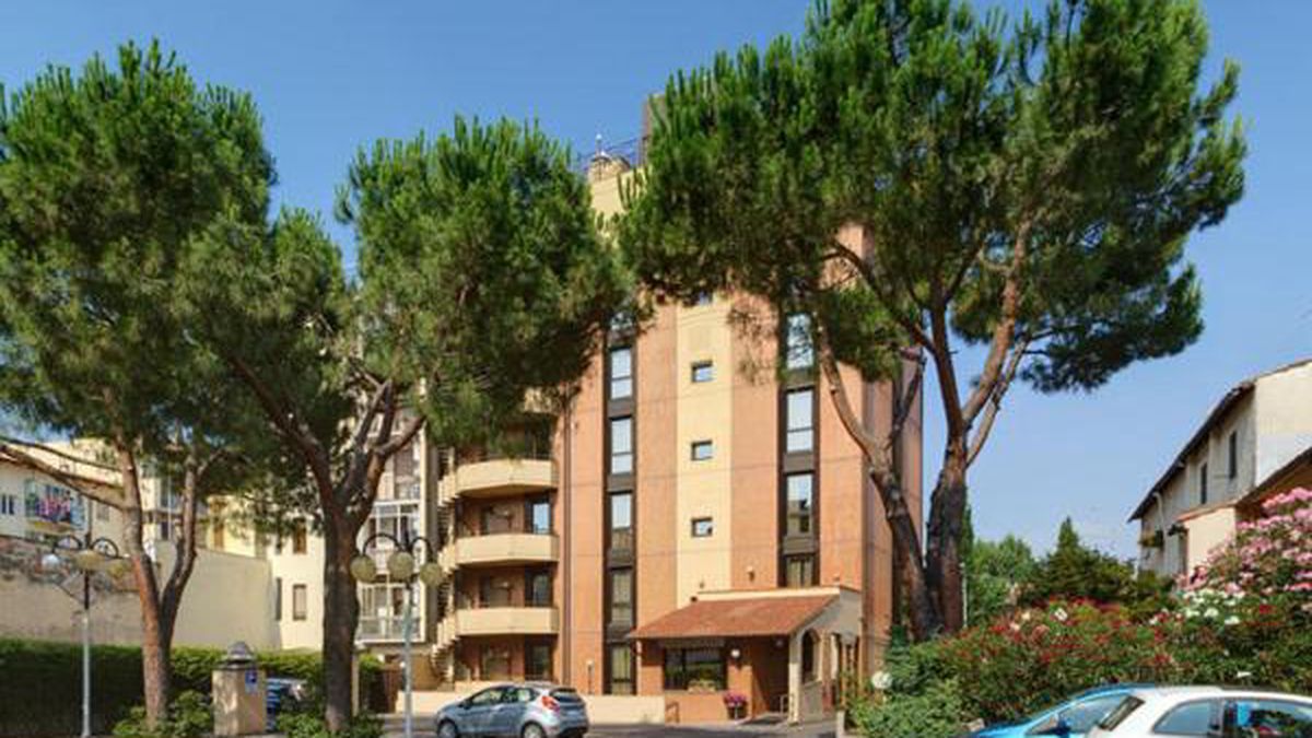  esteno parcheggio - Hotel Grifone Firenze a Firenze